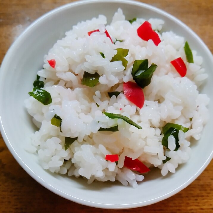 ワカメと梅干しの寿司飯